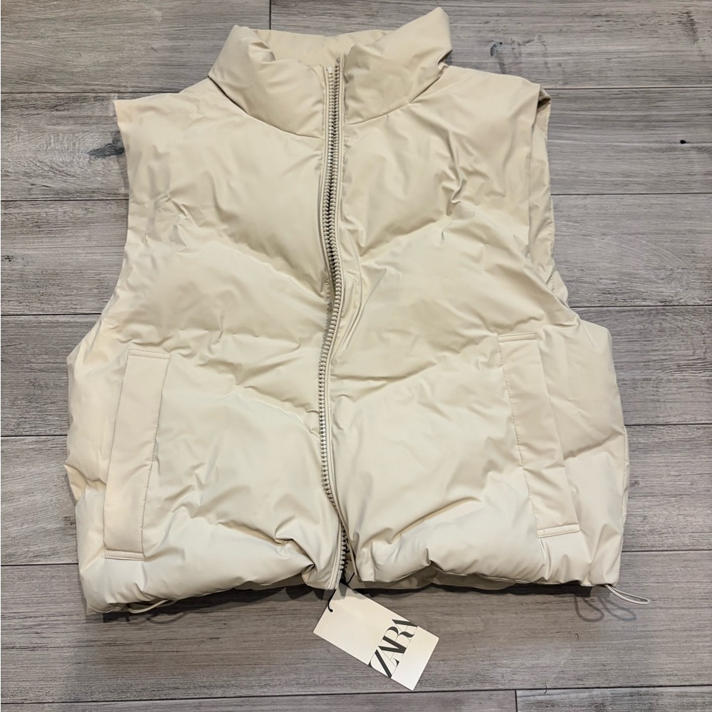Zara Women's beige Quilted Vest